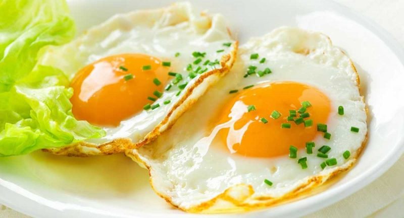 HOW MANY CALORIES IN 2 FRIED EGGS IN OIL