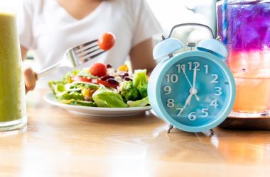 blue clock which woman make a Intermittent fasting